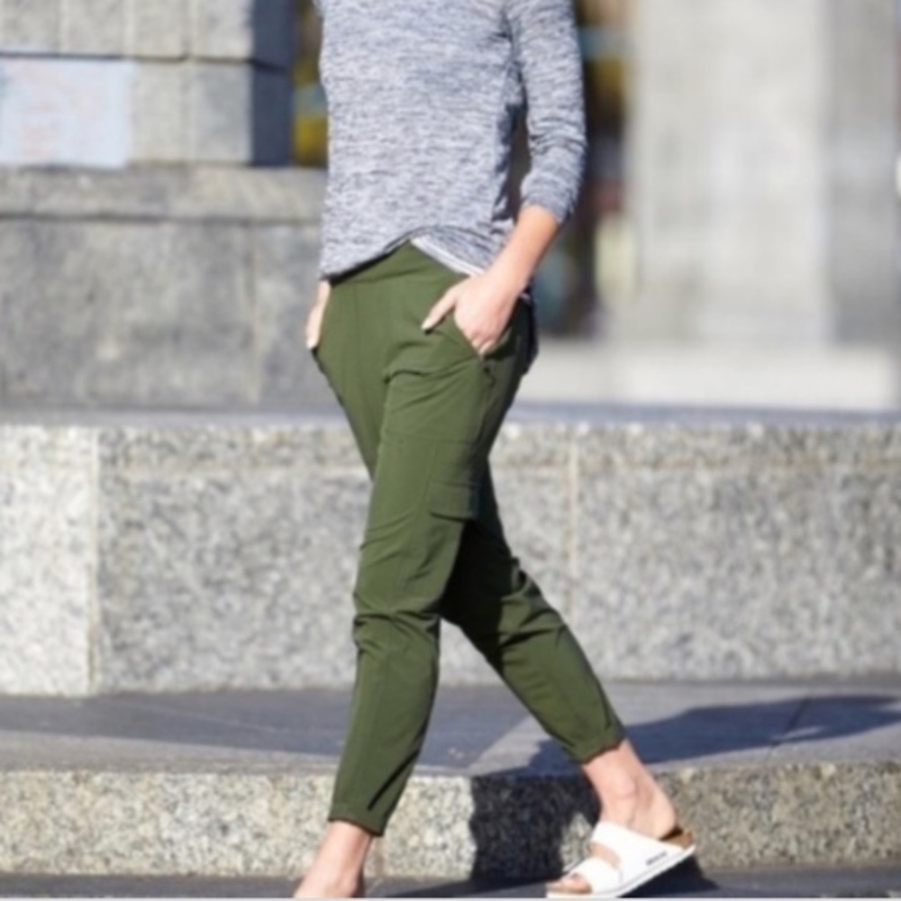 ATHLETA Chelsea Cargo Ankle Pants